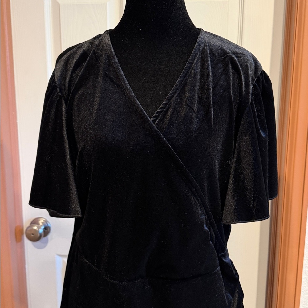 Chic Black Velvet Midi Dress